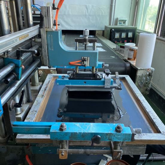 Low cost and quick results Screen printing Low cost and quick results Screen printing